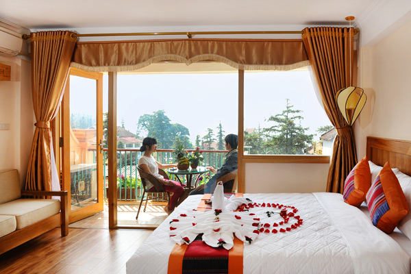 Deluxe-Room-with-mountain-v.jpg
