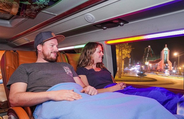 sapa_family_bus.jpg