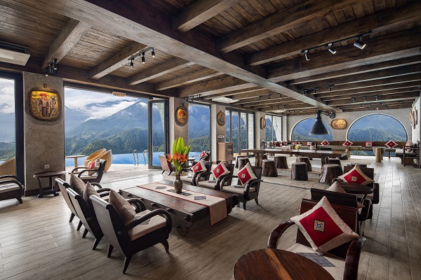 Reception_catcat_hill_resort.jpg