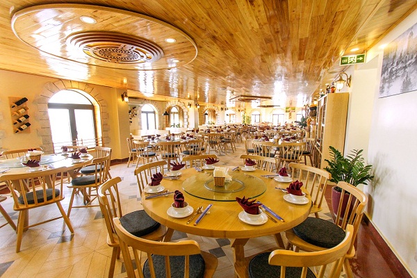 sapa-highland-resort-restaurant-2.jpg