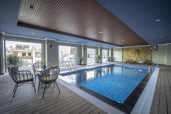Pool.jpg