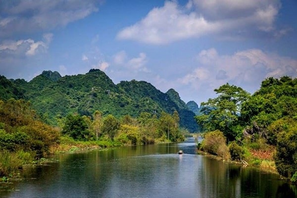 suoi_yen_chua_huong.jpg